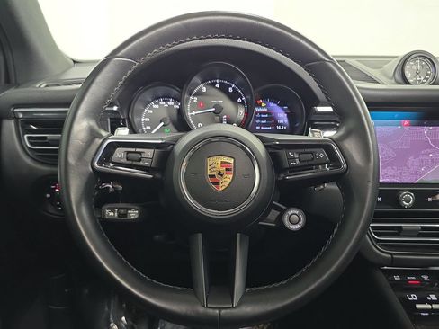 Certified 2023 Porsche Macan AWD/4WD image 14