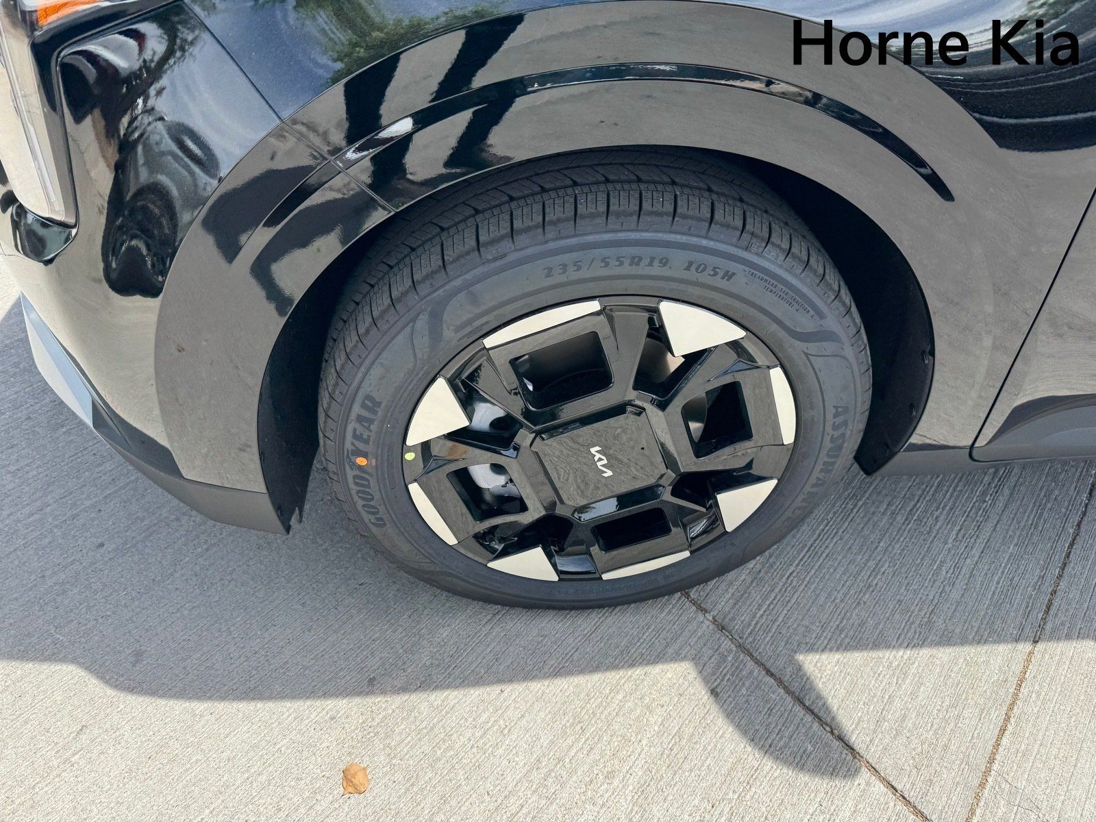 New 2026 Kia Carnival EX FWD image 8