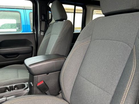 Used 2024 Jeep Wrangler Sport S image 39