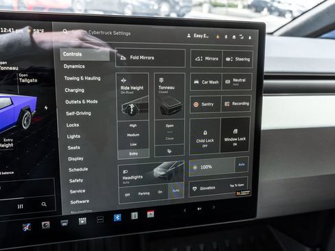 Used 2025 Tesla Cybertruck AWD Crew Cab image 16