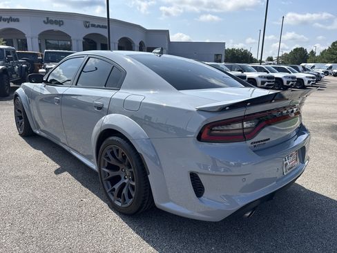 Used 2021 Dodge Charger SRT Hellcat RWD image 5