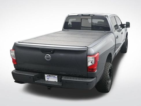 Used 2018 Nissan Titan SL w/ Midnight Edition AWD/4WD image 27