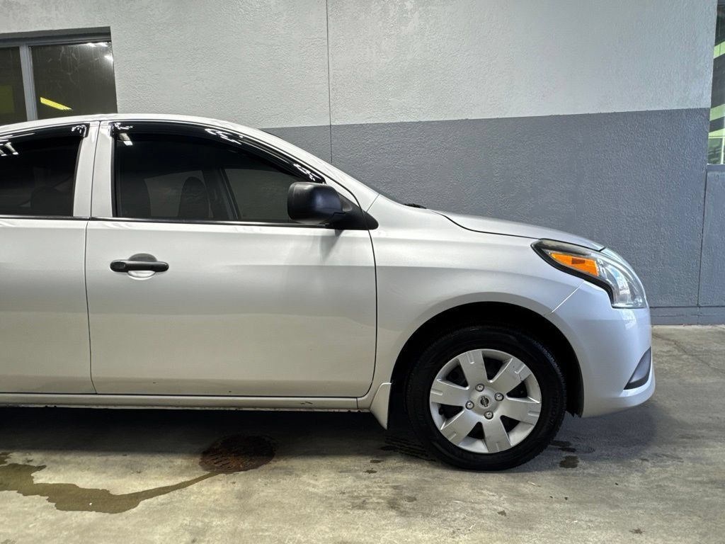Used 2015 Nissan Versa S FWD image 6