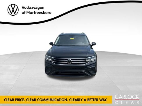 Certified 2024 Volkswagen Tiguan SE w/ Panoramic Sunroof Package FWD image 3