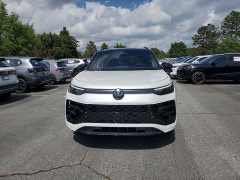 New 2026 Volkswagen Tiguan SE R-Line AWD/4WD image 2