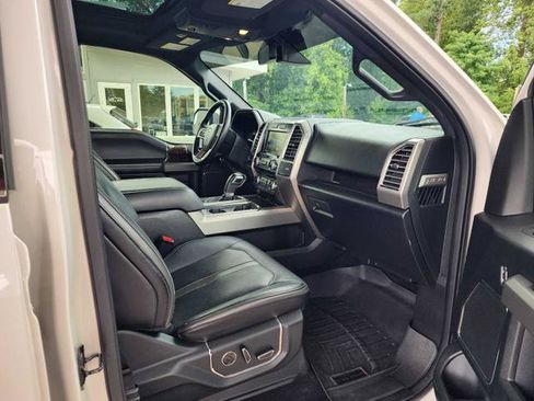 Used 2015 Ford F150 Platinum w/ Equipment Group 701A Luxury AWD/4WD image 17