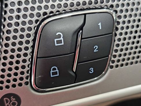 Used 2020 Ford Explorer Limited image 30