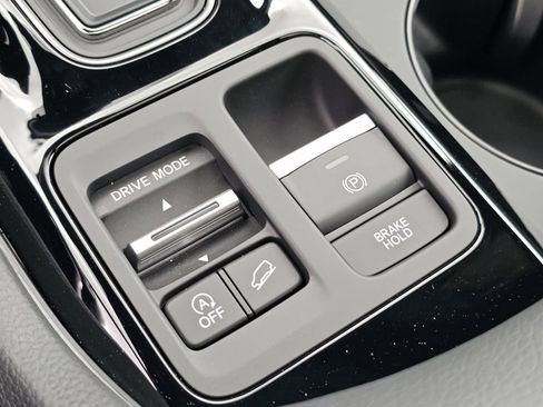 Certified 2025 Honda Pilot TrailSport image 11