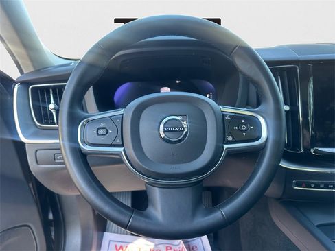 Used 2024 Volvo XC60 B5 Core image 17
