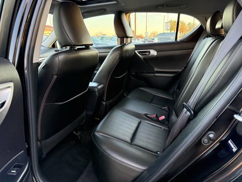 Used 2013 Lexus CT 200h image 11