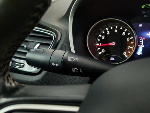 Used 2019 Jeep Compass Limited FWD image 43