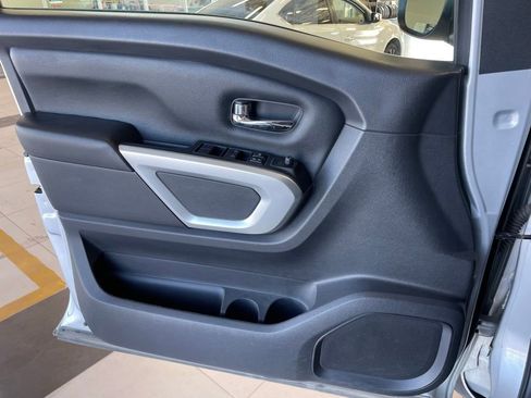 Certified 2018 Nissan Titan SV w/ SV Convenience Package image 10