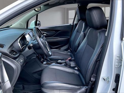Used 2020 Buick Encore Preferred AWD/4WD image 25