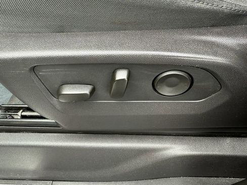 Used 2024 Chevrolet Silverado 1500 LT image 10