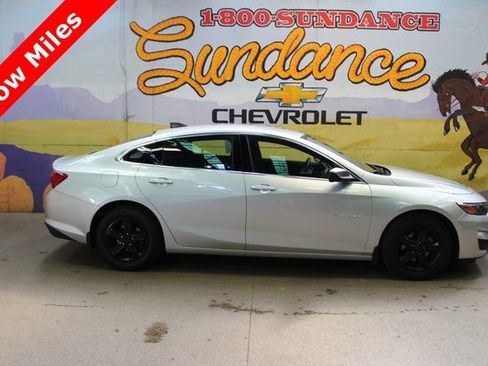 Used 2020 Chevrolet Malibu LS image 1