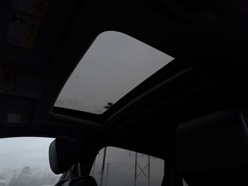 Used 2019 Honda CR-V Touring image 18