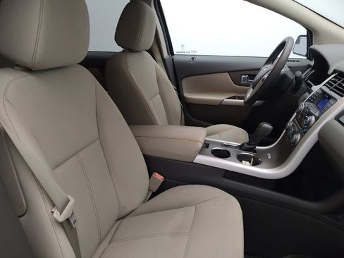 Used 2013 Ford Edge SE image 21