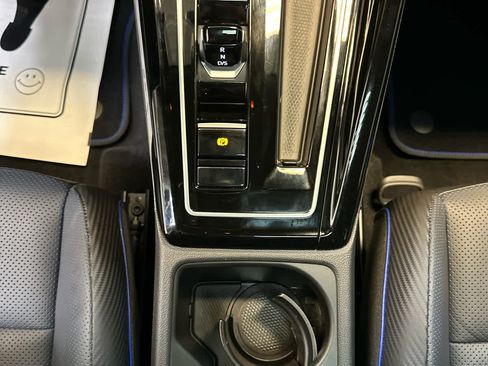 Used 2024 Volkswagen Golf R image 23