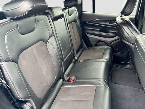 Used 2023 Jeep Grand Cherokee Altitude RWD image 27