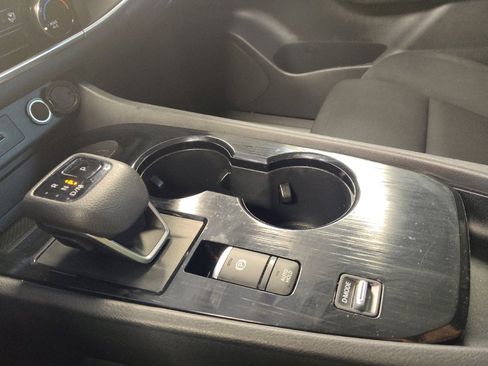 Used 2023 Nissan Rogue S image 26