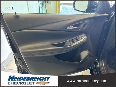 Used 2025 Buick Encore GX Sport Touring FWD image 10