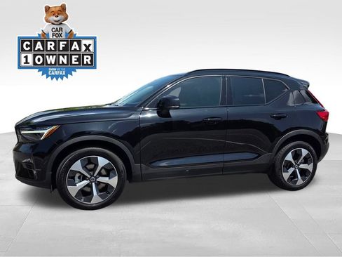 Used 2026 Volvo XC40 B5 Plus AWD/4WD image 3
