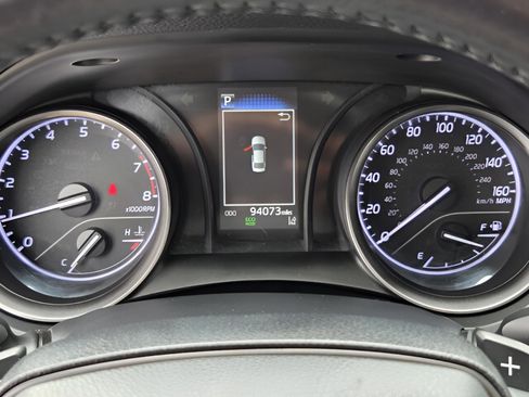 Used 2022 Toyota Camry SE image 19