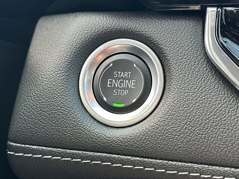 Used 2024 Chevrolet Colorado LT RWD image 16