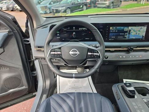 Used 2024 Nissan Ariya AWD image 13