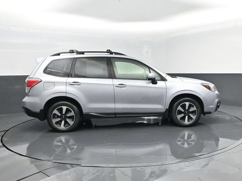 Used 2018 Subaru Forester 2.5i Premium AWD/4WD image 4