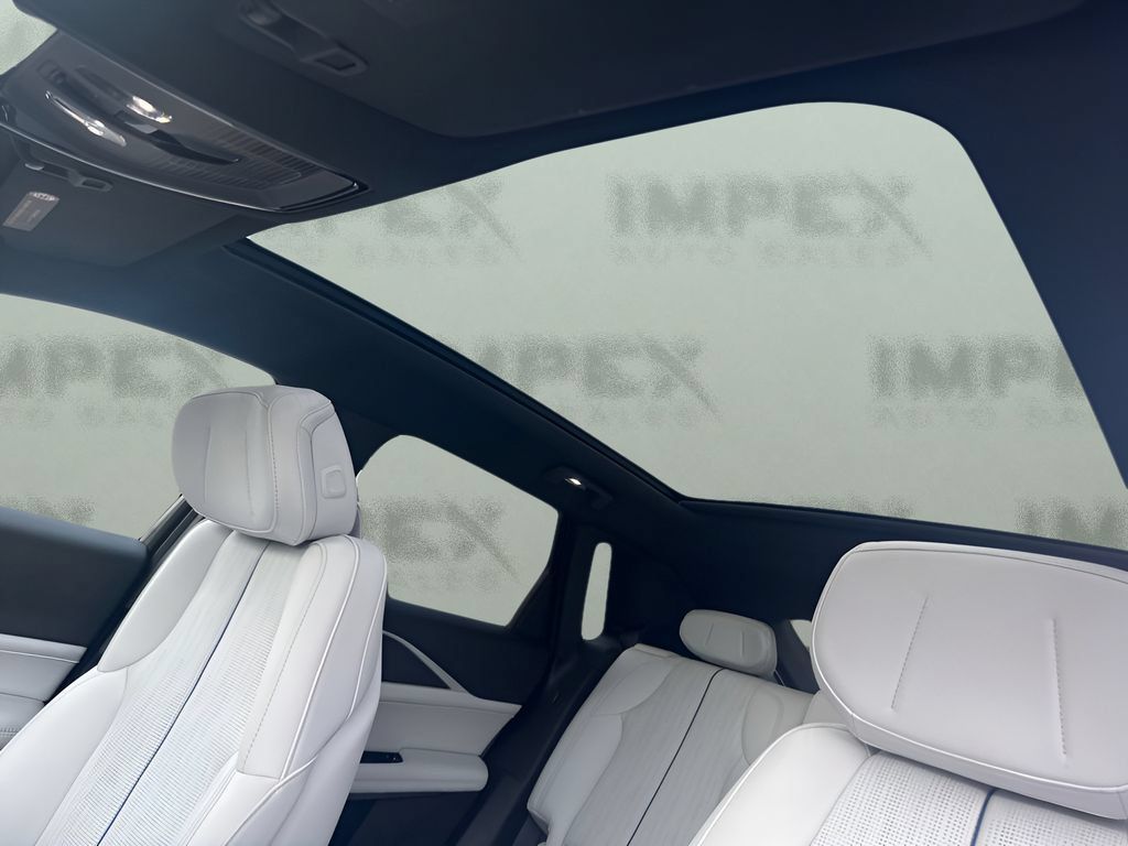 Used 2025 Cadillac Lyriq Luxury RWD image 18