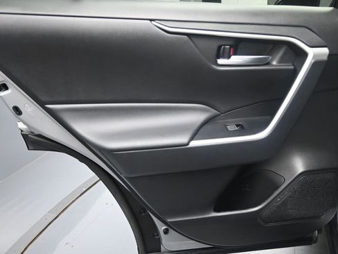 Used 2022 Toyota RAV4 XLE image 23