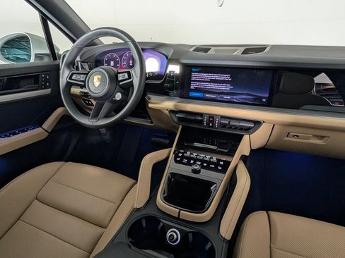 Certified 2026 Porsche Cayenne AWD/4WD image 22