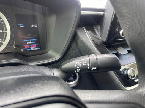 Used 2022 Toyota Corolla LE w/ LE Convenience Package image 13