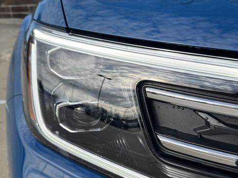 Used 2025 Volkswagen Atlas SE image 6