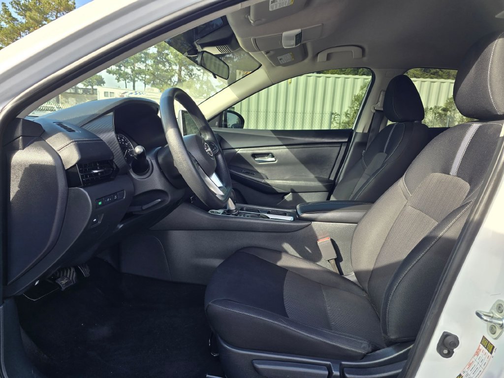 Used 2024 Nissan Sentra SV FWD image 11