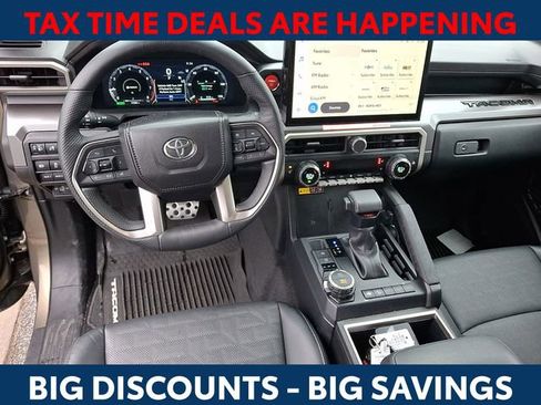Used 2025 Toyota Tacoma TRD Sport w/ TRD Sport Premium Package image 10