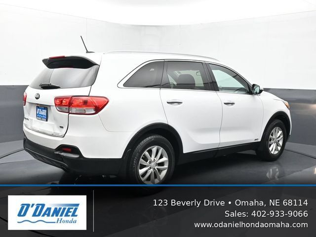 Used 2017 Kia Sorento AWD image 6