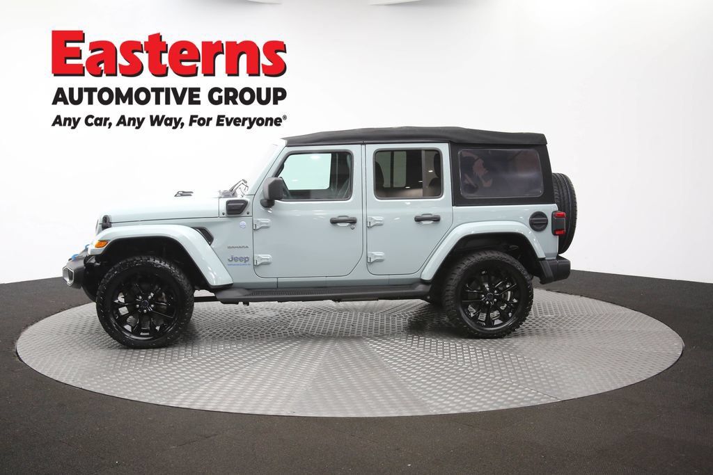 Used 2024 Jeep Wrangler Unlimited Sahara w/ Technology Group AWD/4WD image 59