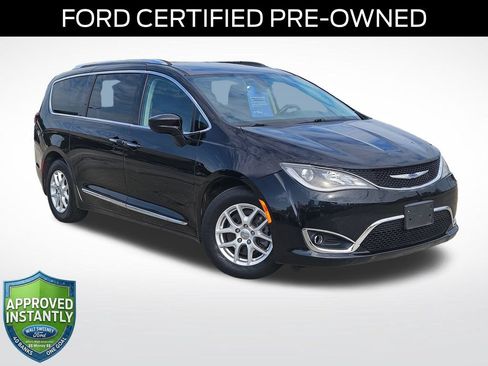 Used 2020 Chrysler Pacifica Touring-L FWD image 1