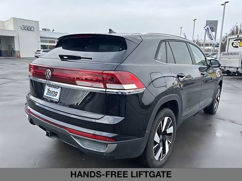 Used 2025 Volkswagen Atlas Cross Sport SE FWD image 4