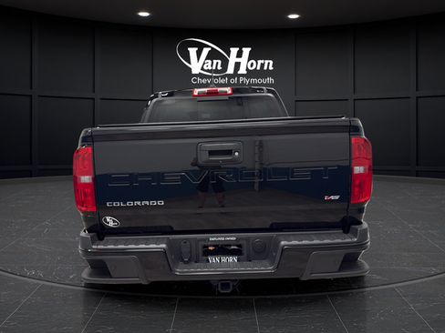 Used 2022 Chevrolet Colorado Z71 w/ Z71 Midnight Edition AWD/4WD image 6