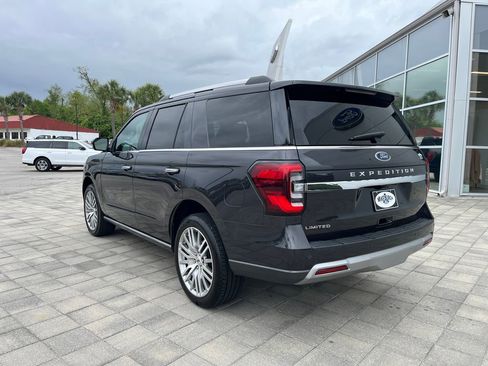 Used 2024 Ford Expedition Limited RWD image 4