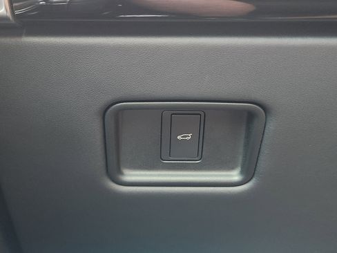 Used 2023 Land Rover Range Rover SE image 23