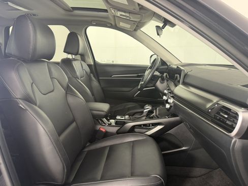 Used 2025 Kia Telluride S FWD image 10