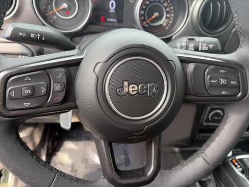 Used 2023 Jeep Wrangler Unlimited Sport AWD/4WD image 21