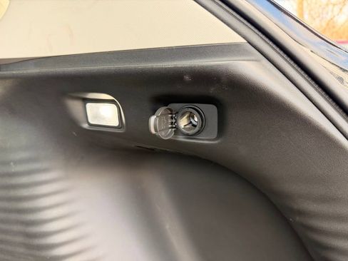 Certified 2025 Honda HR-V LX image 32