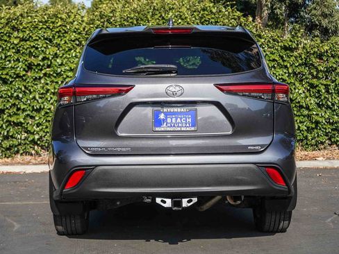 Used 2020 Toyota Highlander L AWD/4WD image 5
