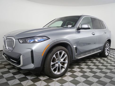 Certified 2025 BMW X5 xDrive40i AWD/4WD image 7