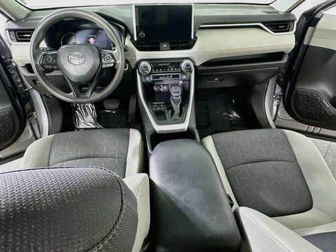 Used 2024 Toyota RAV4 XLE FWD image 16